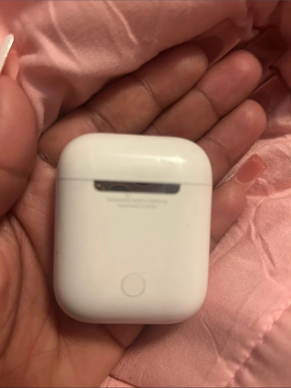 Apple White Wireless Earbuds Charging Case